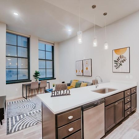Frontdesk Athlon Apts Downtown Cleveland Apartment Ruang foto