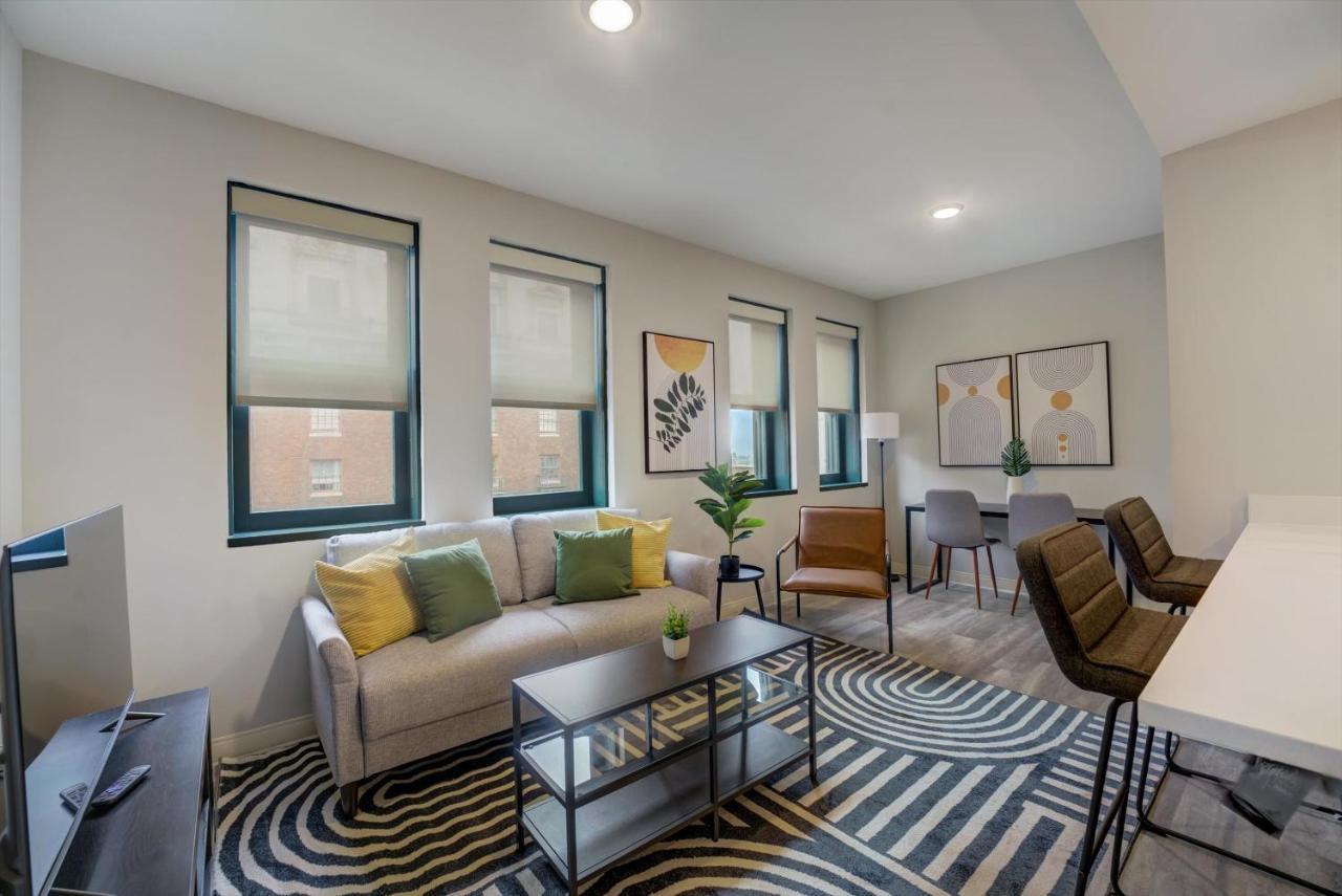 Frontdesk Athlon Apts Downtown Cleveland Apartment Ruang foto
