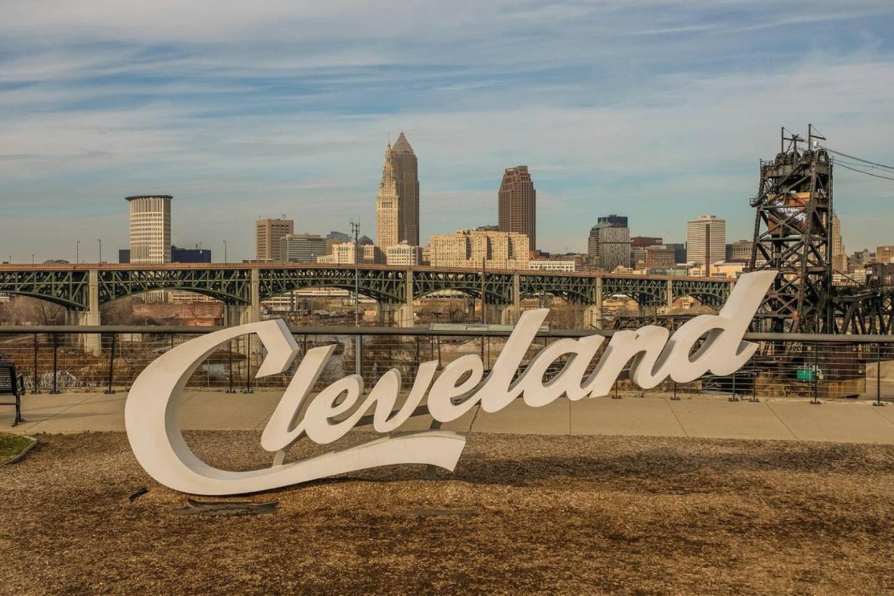 Frontdesk Athlon Apts Downtown Cleveland Apartment Bagian luar foto