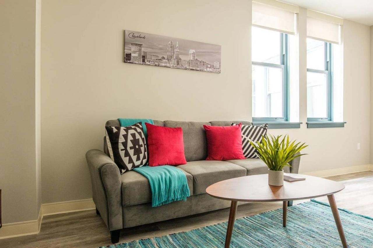 Frontdesk Athlon Apts Downtown Cleveland Apartment Bagian luar foto